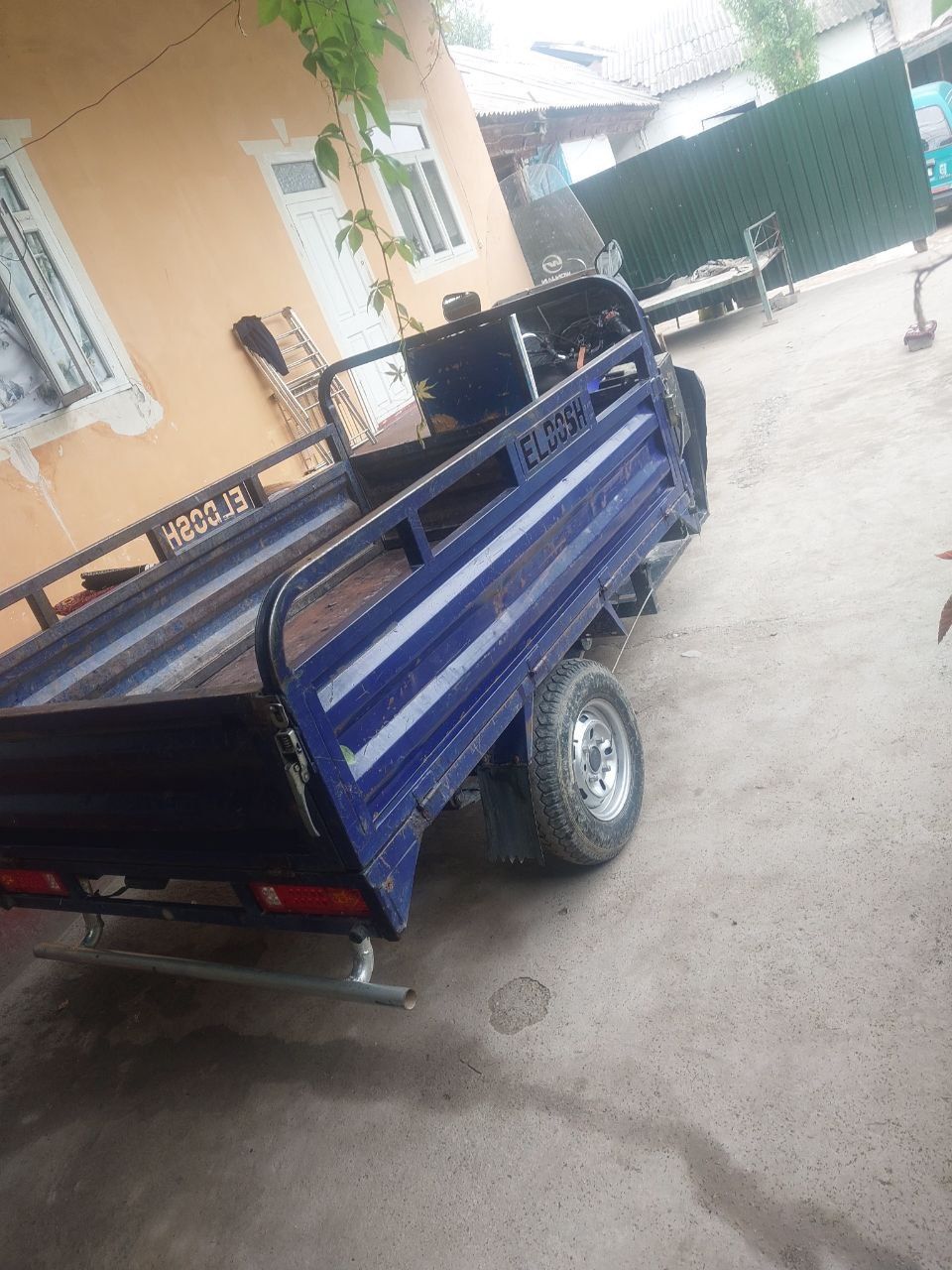 Eldosh mototsikl. 16 ga naxtga soraganlar tel qisin