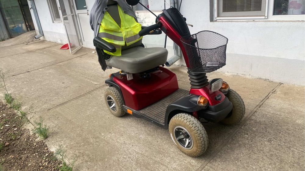 Carucioare electrice pentru persoane cu dizabilitati Alvaro Maxi