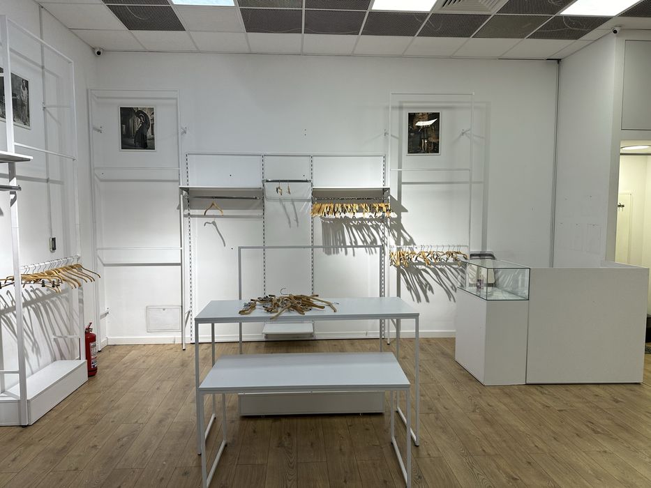 Mobilier magazin haine