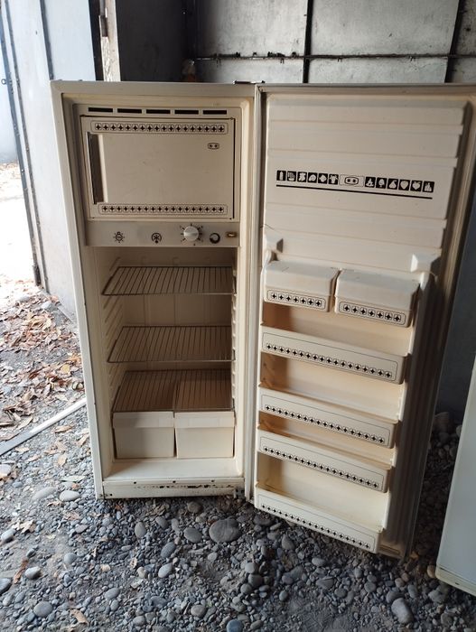 Xaladelnik sotiladi holati zor