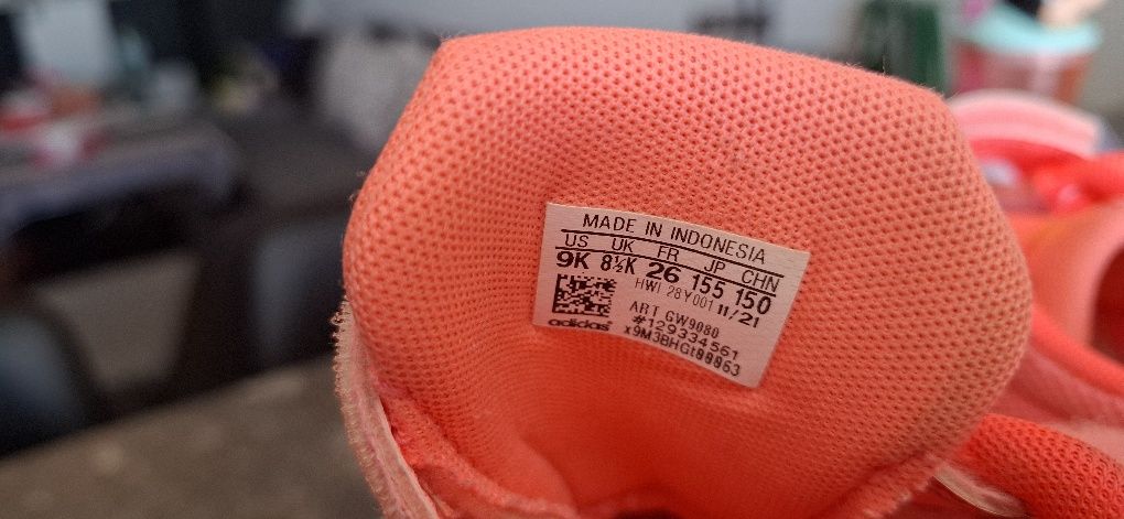 Продавам детски маратонки Adidas и Disney Minnie mouse