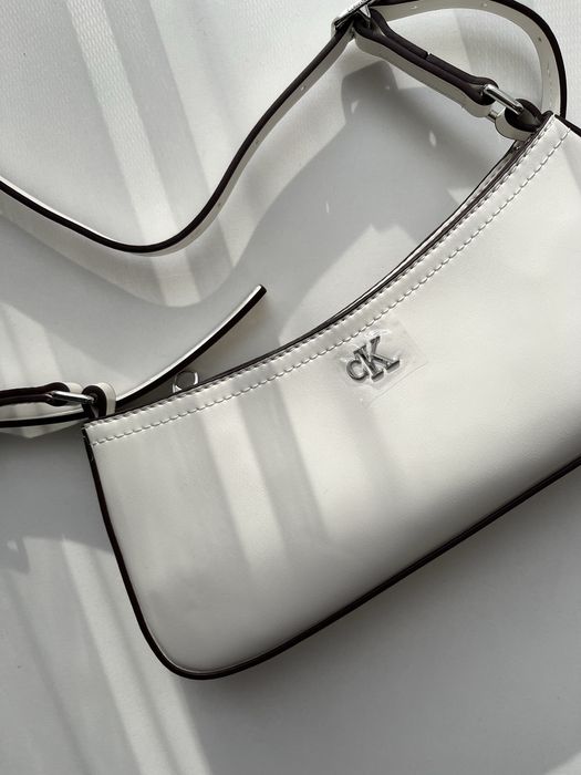 Женская сумка-багет Calvin Klein