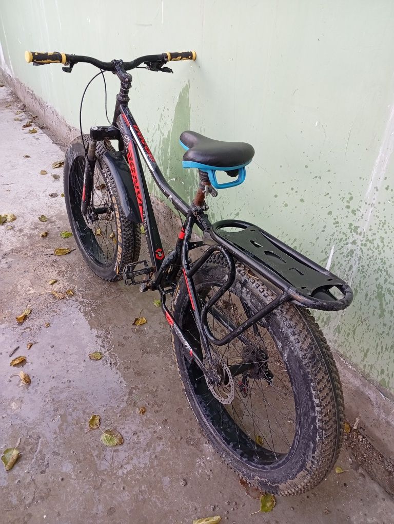 Velosiped bulk katta balonli 24 diska qora rangda