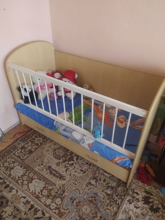 Продавам детска кошара