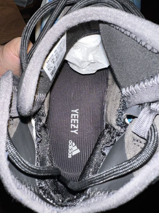 Yeezy QNTM Frozen Blue, 42