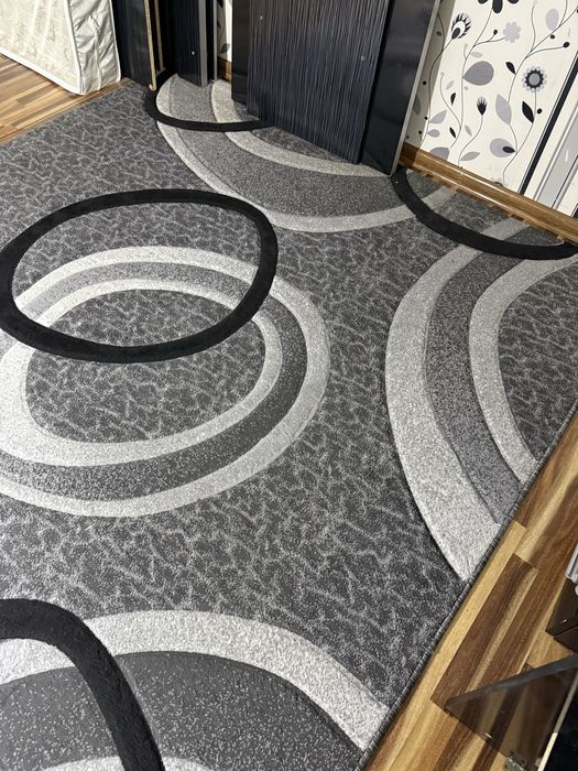 Продаётся ковёр в хорошем состоянии.