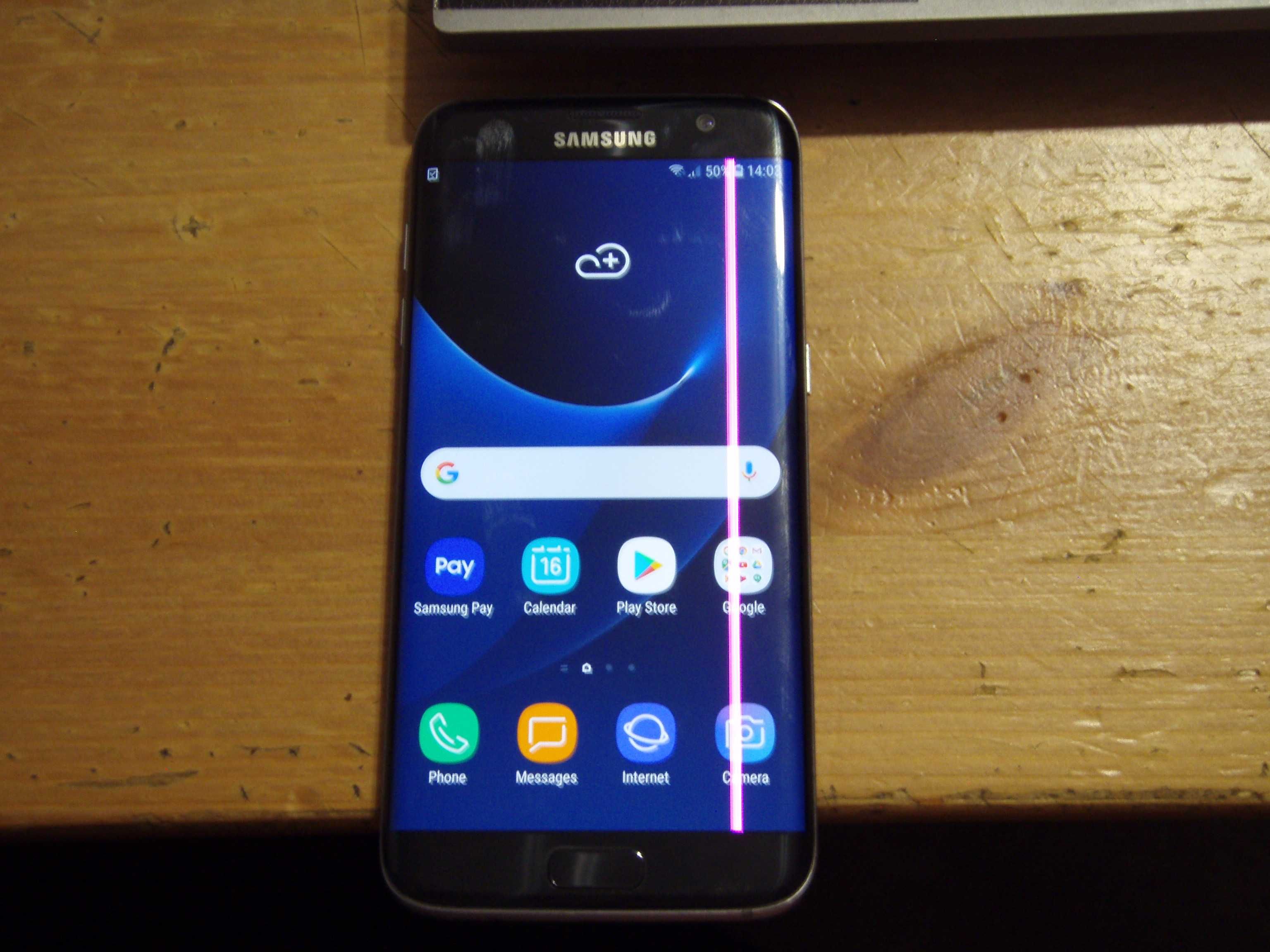 Samsung S7 EDGE defect, display cu o dunga verticala roz nu este spart