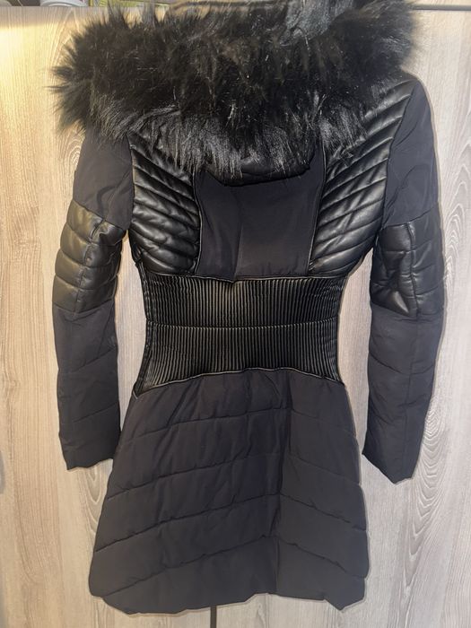 Черно Яке Guess