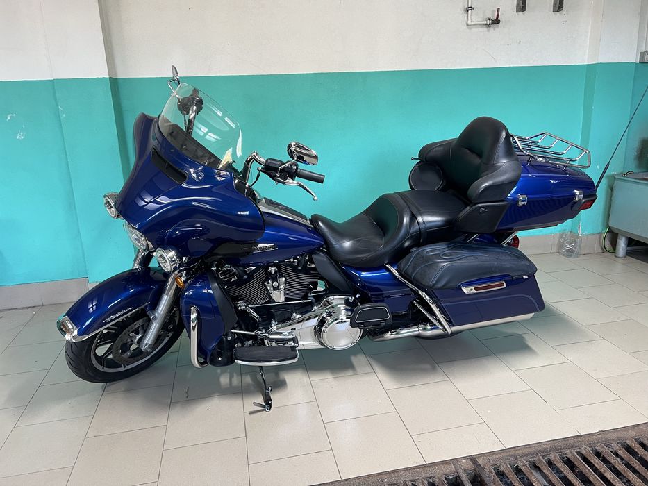 Harley Davidson Electra glide(street glide) sau schimb cu pan america