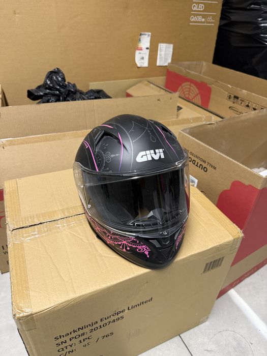 Casca Givi ca si noua .