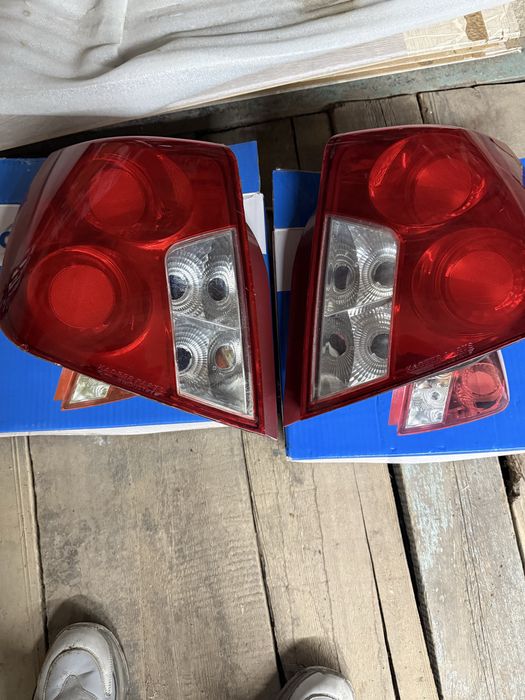 Продается задние фонари