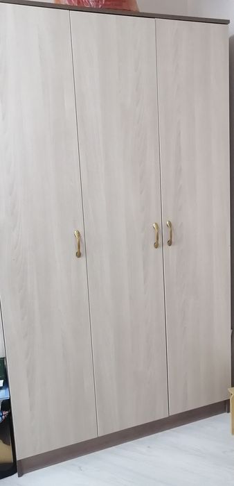 Продам шкаф, кровати