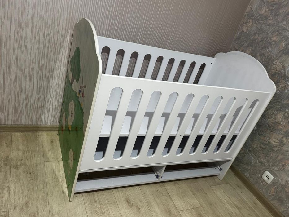 Кроватка детская с рождения до 3 лет в отличном состоянии