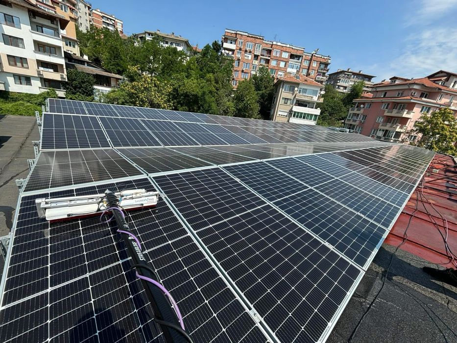 Почистване на соларни централи