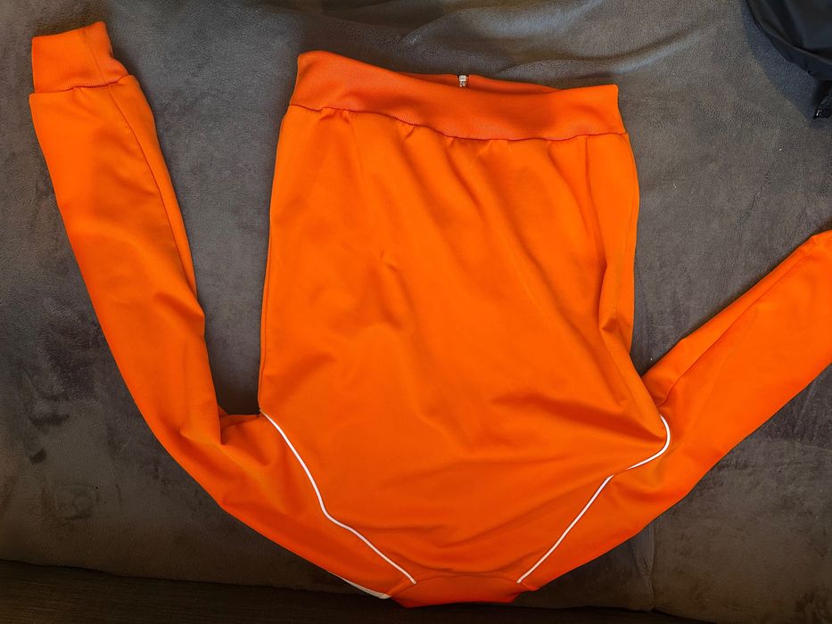 Суитшърт Addidas в перфектно състояние