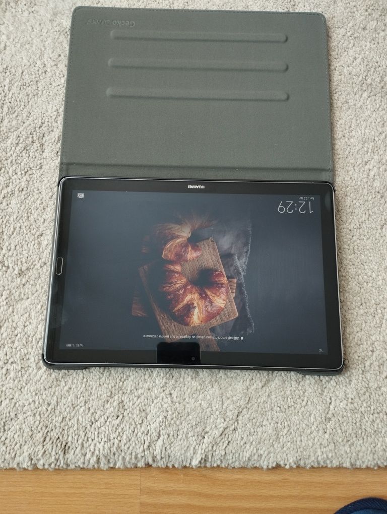 Oferta  ! Tableta Huawei mediapad M5,4 gb RAM,64 gb,10.8".BATERIE nouă
