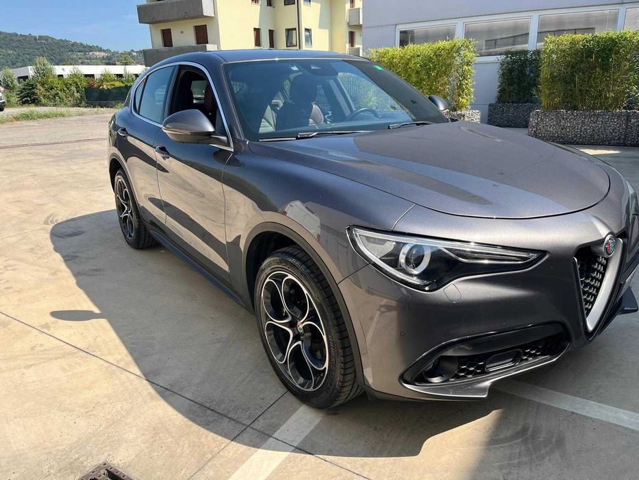 Alfa Romeo Stelvio  Q4