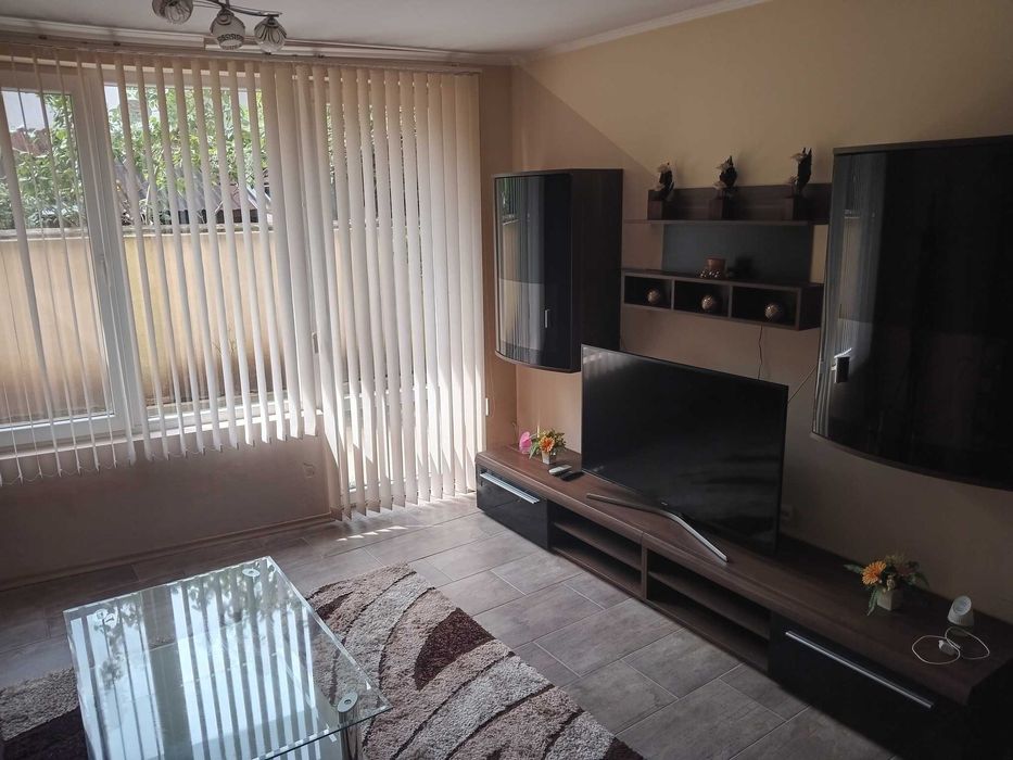 Дава се под наем Тристаен апартамент в София, Център - 90 кв.м за 650 € - Снимка #1