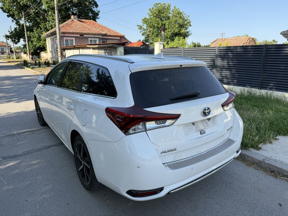 Toyota Auris Hybrid 1.8 (73 kW) 2018 г. – на части