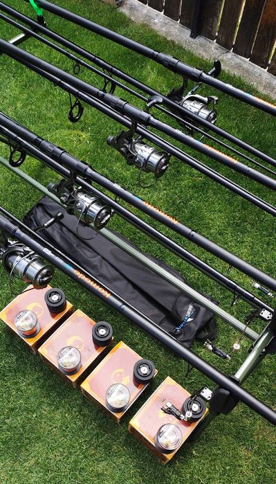 Set Pescuit, 4 Lansete Carbon,4 Mulinete 7000 cu Baitrunner,Rod Pod