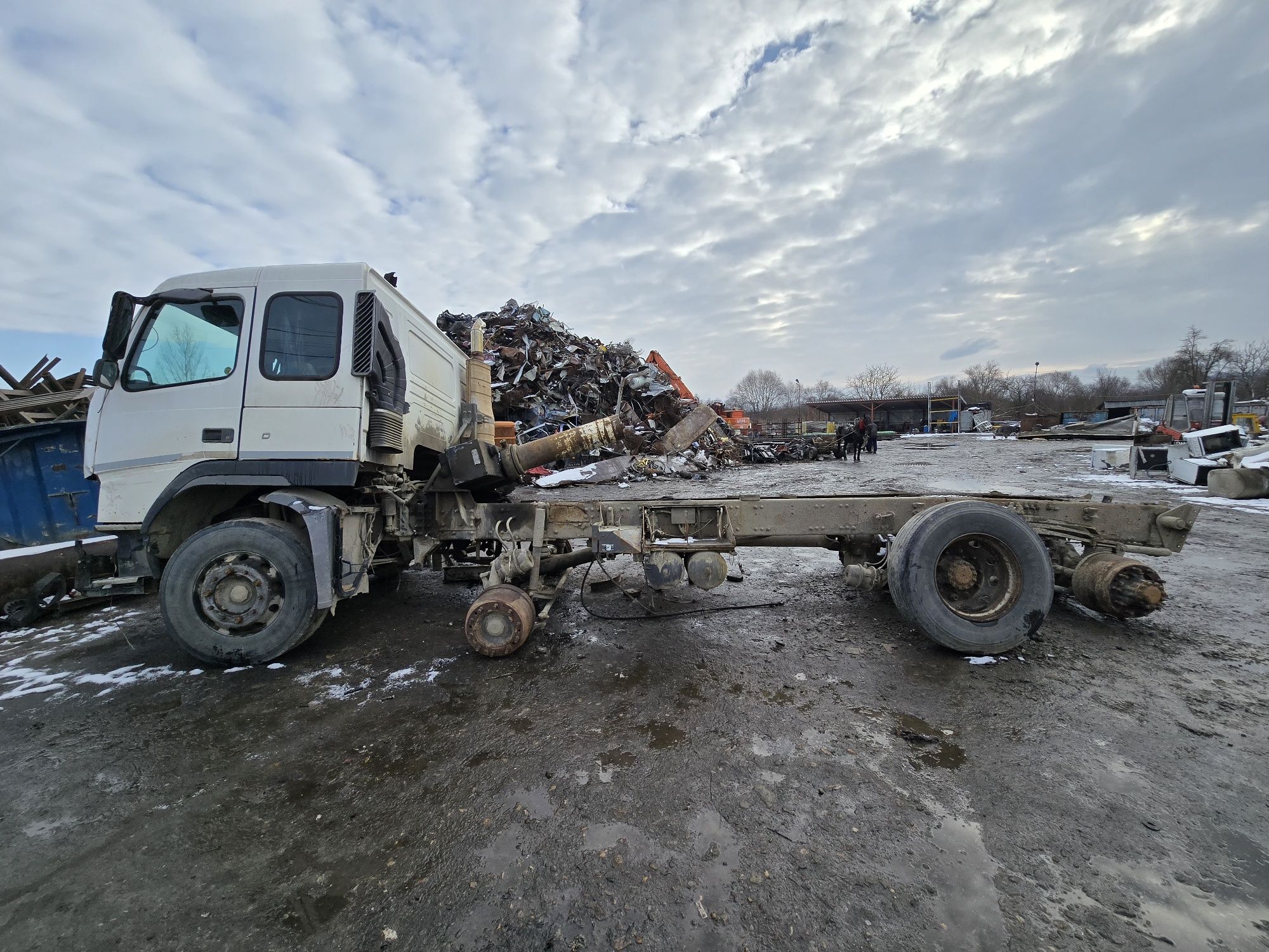 Dezmembrez Volvo FM12 8x4 an 2003