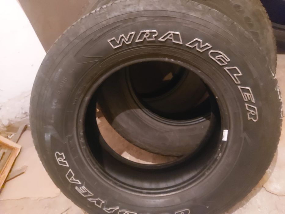 Шины б/у комплект 4 шт