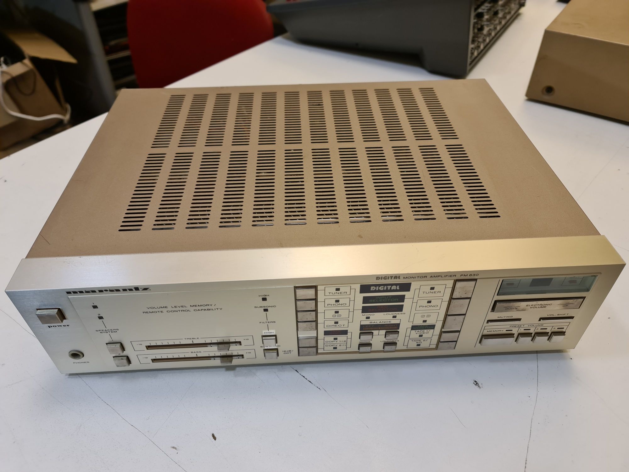 Marantz pm 630 monitor amplifier