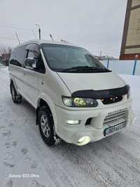 Mitsubishi delica