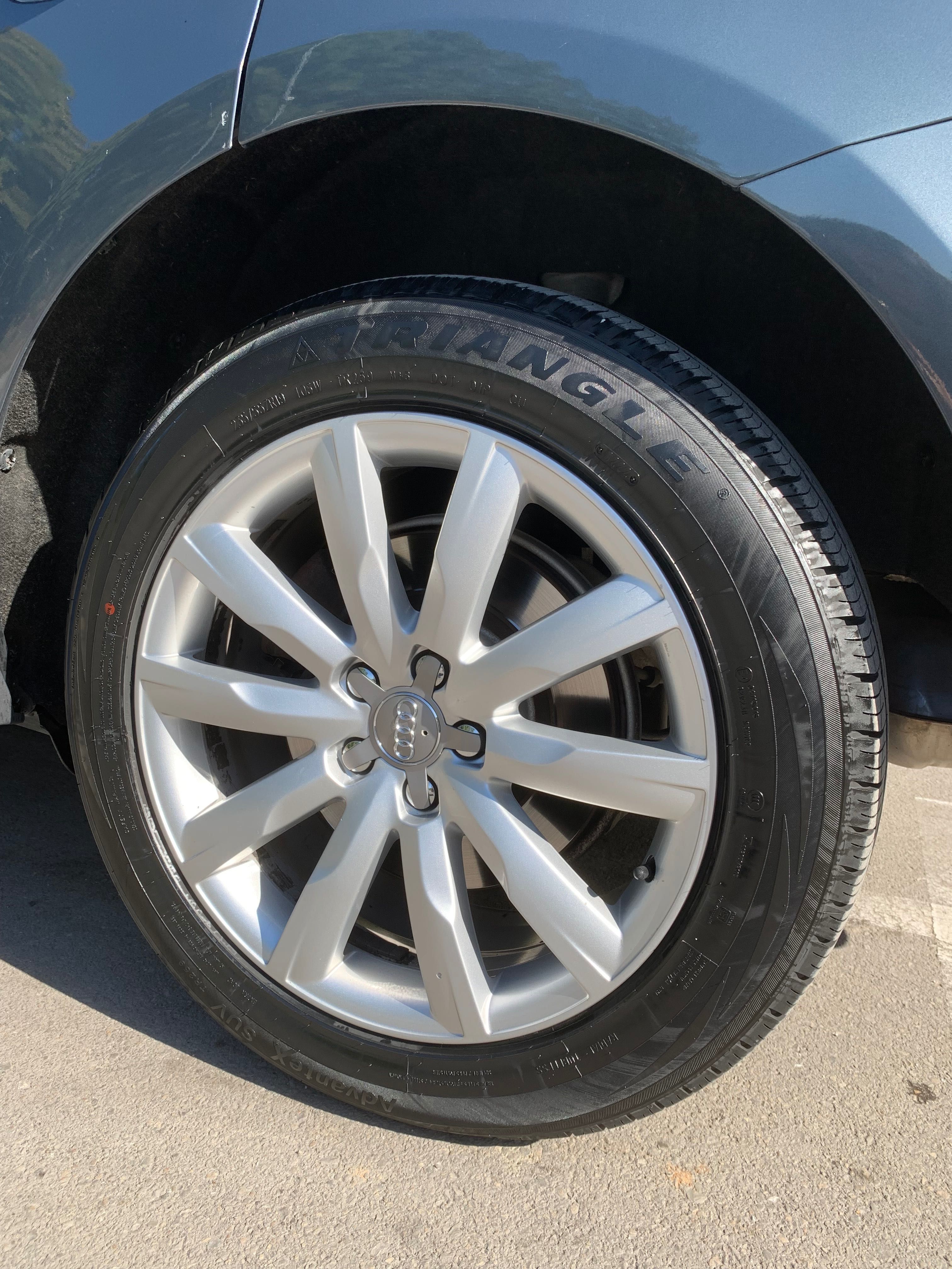Джип Audi Q5 2010г.