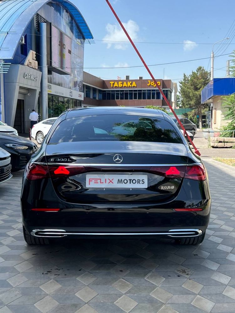 Mercedes-Benz E300 W214