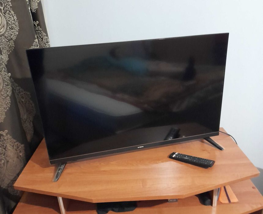 Телевизор Смарт YASIN. 101 см диагональ экрана