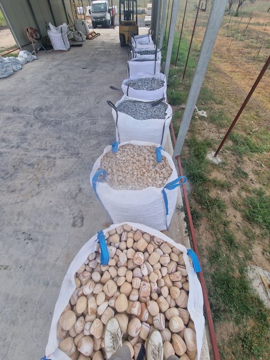 Piatra naturala decorativa pentru gradina