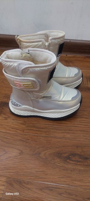 Продаются детские тёплые  сапожки