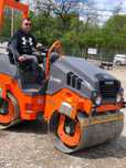 Inchiriez cilindru compactor de 3 tone ,miniexcavator,miniincarcator