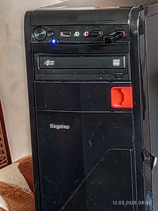 Настолен  компютър  с Windows 11