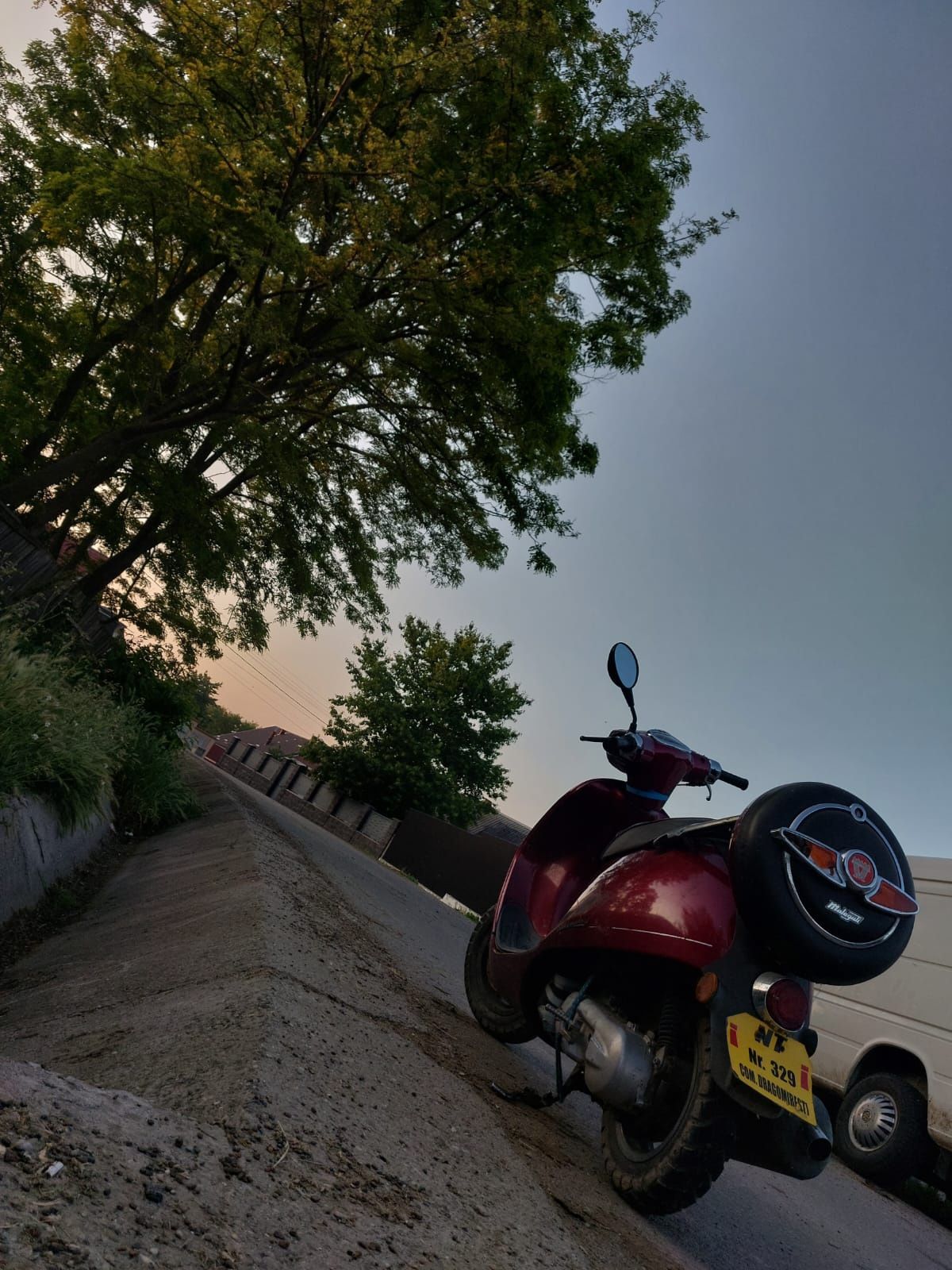 De vânzare scuter malaguti 80cc in stare foarte buna și functionabila