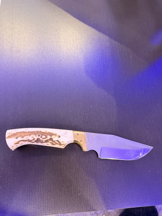 Ловен нож с еленова дръжка,ръчна изработка