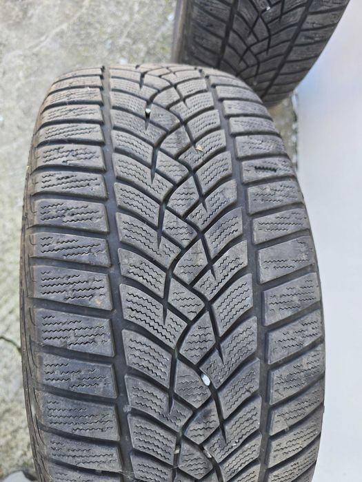 Зимни гуми 225 50 17 goodyear 2бр.