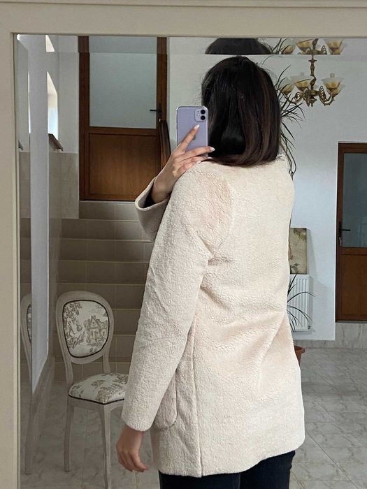 Pardesiu bej din blana artificiala pentru femei