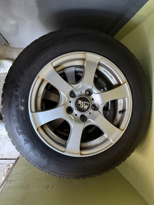 Roti de magneziu cu cauciucuri de iarna 195/65/15