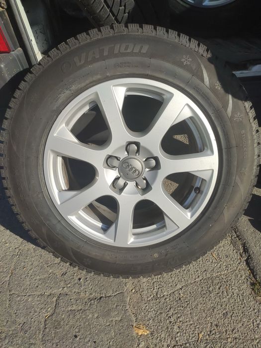Комплект зимни гуми с джанти Ауди 235/65/R17