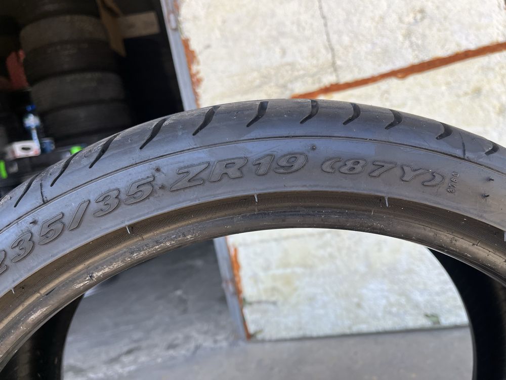 2 бр. летни гуми 235/35/19 Pirelli N2 6,5 mm DOT 1016