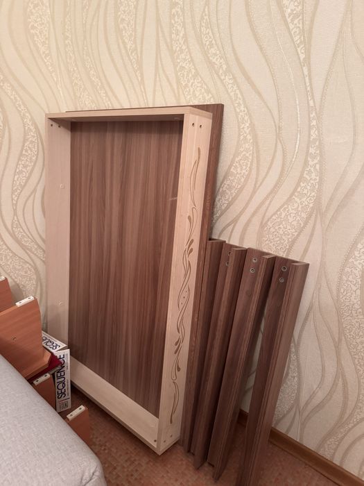 Продам обеденный стол