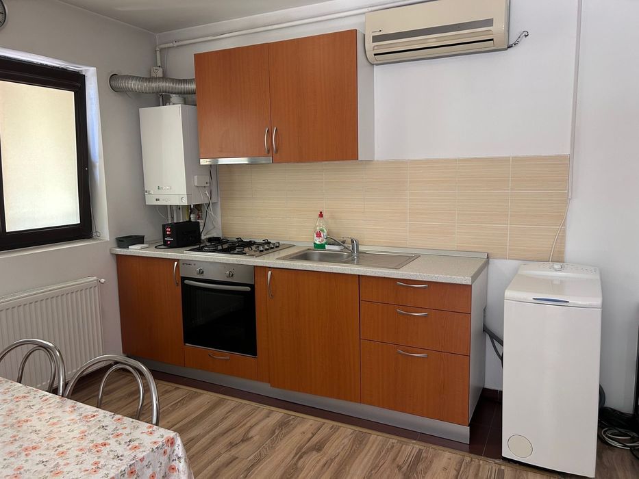 Garsoniera  Dubla Spatioasa langa metrou Dimitrie Leonida