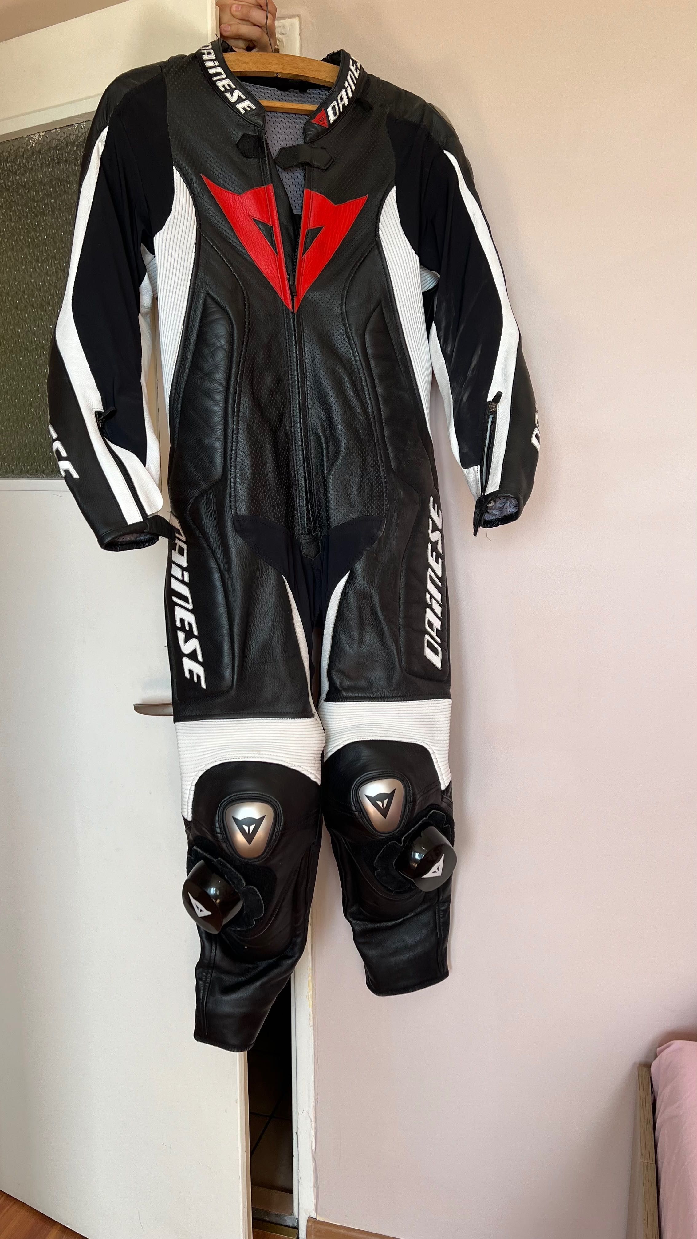 Цял костюм Dainese