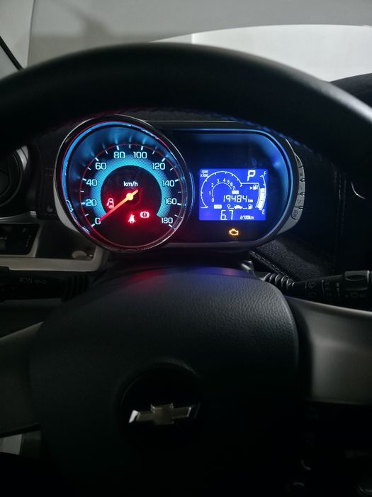 Продам Spark автомат белый, Масло, пробег 19 000 км