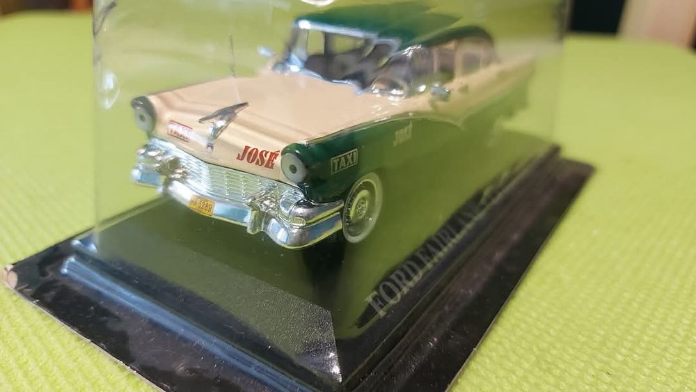 FORD FAIRLANE, LA HABANA 1956, Цена:25лв.  Модел 1:43,