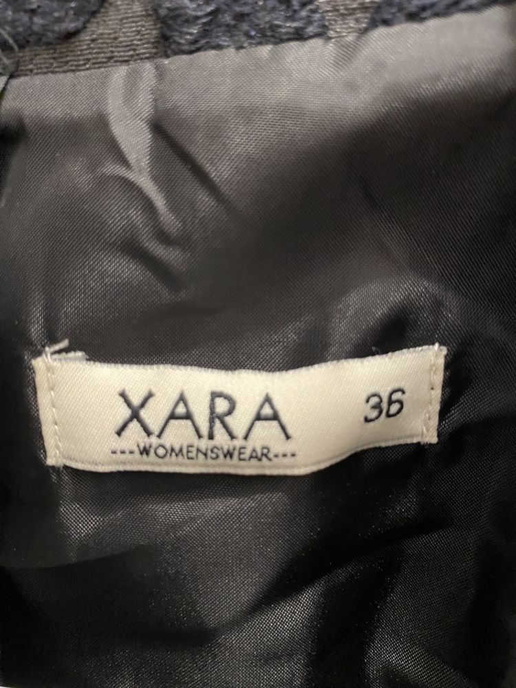 Palton Xara, marime 36/S, culoare bleumarin. 65 lei