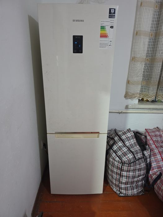Холодильник SAMSUNG