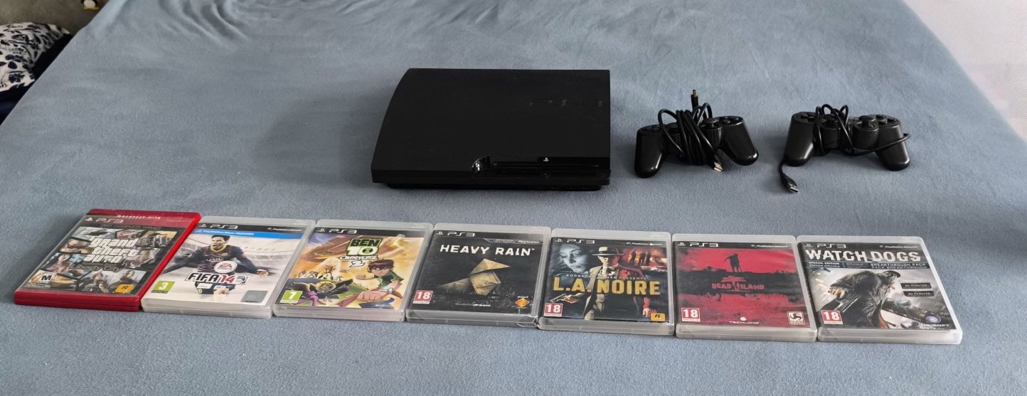 Vând PS 3 cu 2 manete